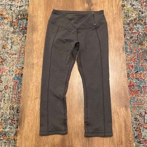 Calia by Carrie Underwood cropped leggings